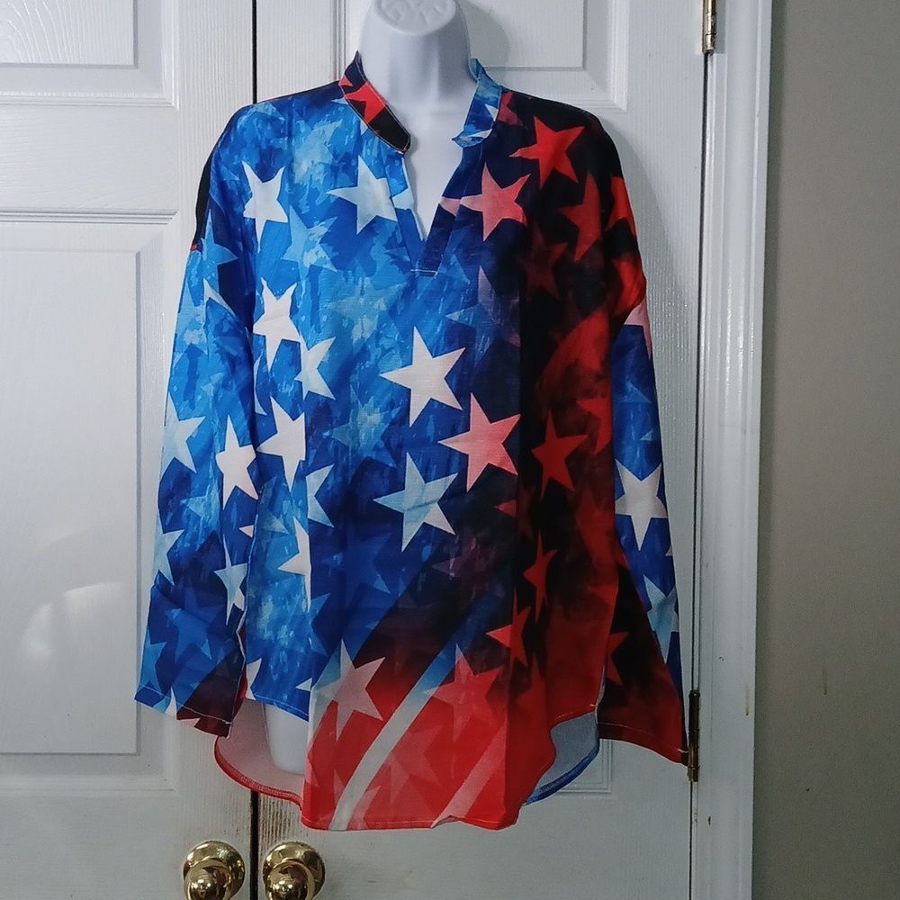 Patriotic red white blue stars and striped blouse july 4th  Sz M NWOT